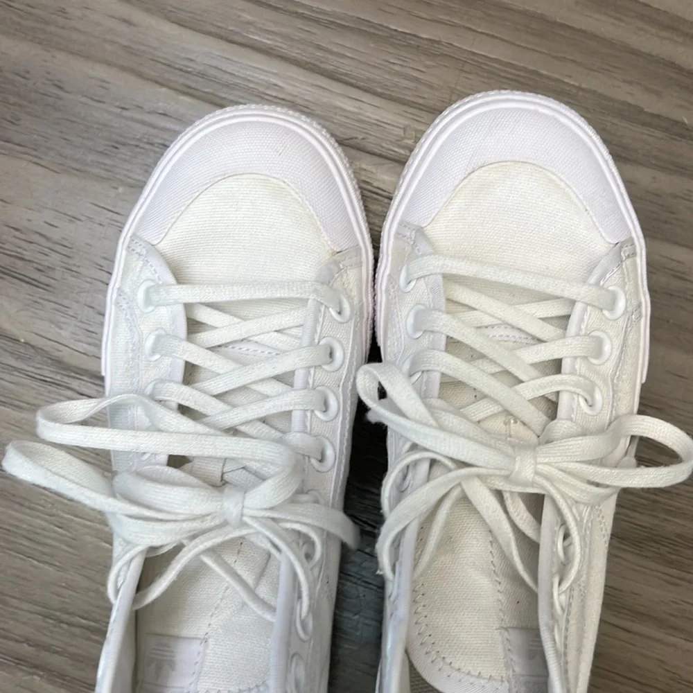 ADIDAS NEZZA TREK PLATFORM SHOES WOMENS WHITE SIZE 6.5